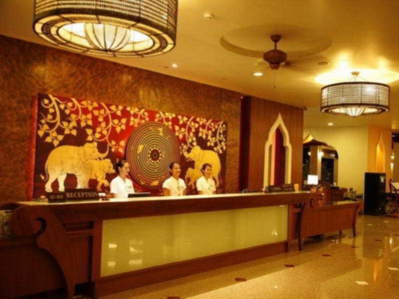 아이야라 팰리스 호텔 파타야 외부 사진 The lobby of the Royal Thai Hotel