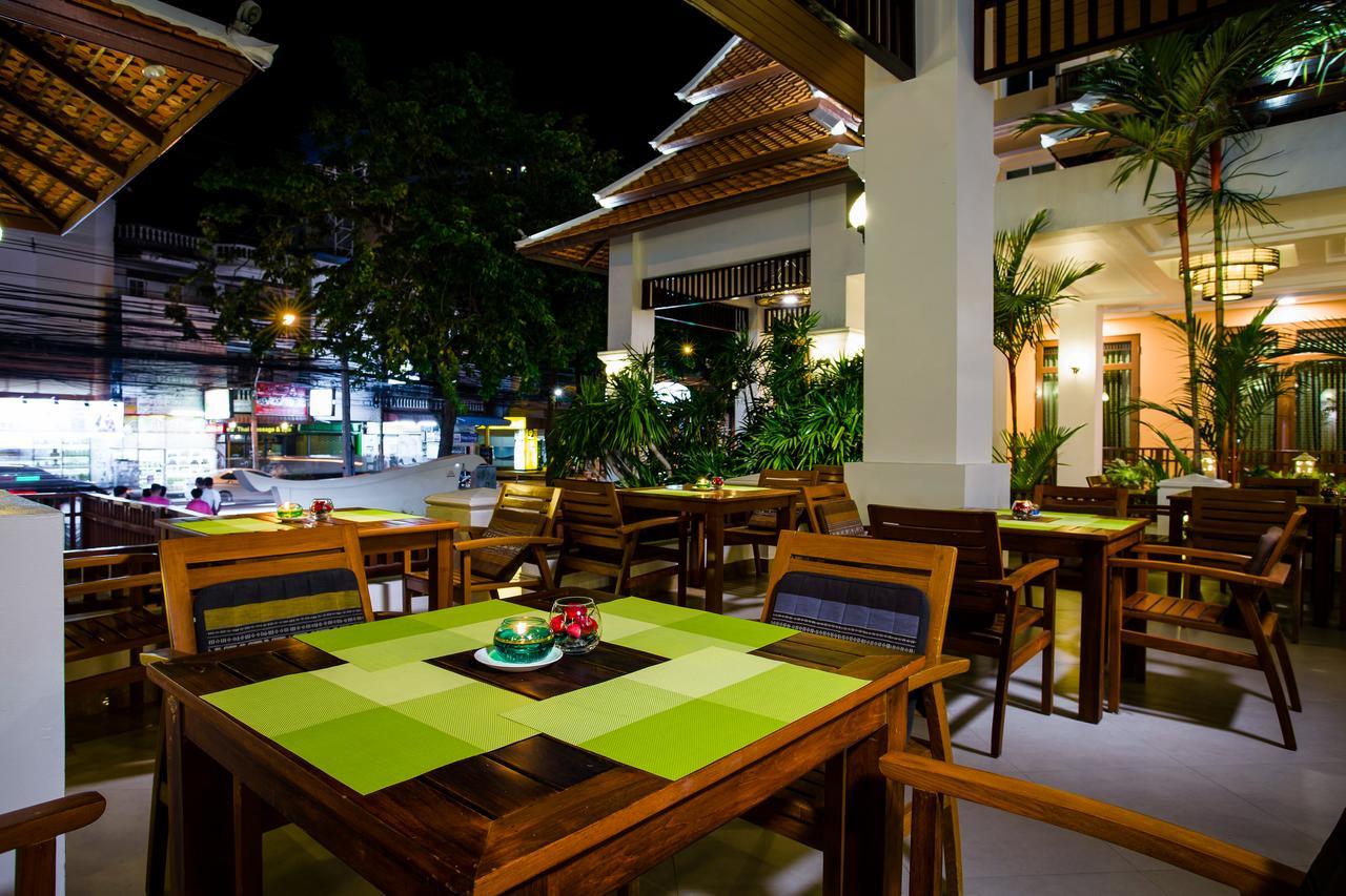 아이야라 팰리스 호텔 파타야 외부 사진 Restaurant in Chiang Mai, Thailand