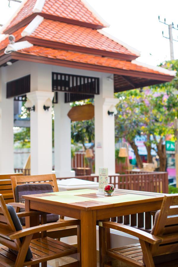 아이야라 팰리스 호텔 파타야 외부 사진 The restaurant at the hotel